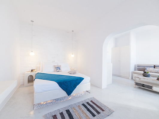 Superior Suite με θέα στην πισίνα